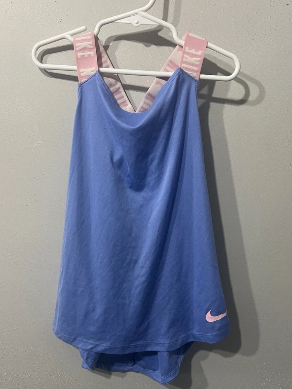Girls Nike blue tank top with pink straps. Size M